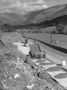 Vejbygning nær Thirlmere af Joseph Hardman
