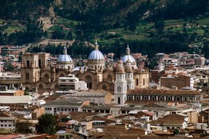 Udsigt over Cathedral of Immaculate Conception eller New Cathedral, designet af Juan Bautista Stiehle (1829-1899), Cuenca (UNESCOs verdensarvsliste af Juan Bautista Stiehle