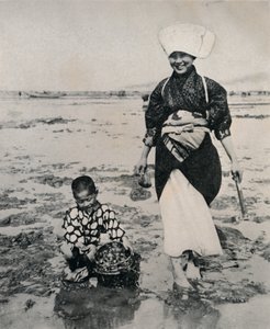 Gravende muslinger ved lavvande i Tokyo-bugten, ca. 1900, 1921