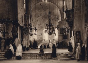 Bethlehem, Gudstjeneste i Fødselskirken (s/h foto)