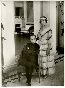 Mathilde Kschessinska 1872-1971 med sin søn Vladimir, 1916.