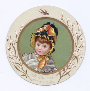 Et victoriansk lykønskningskort af en dreng med armen rundt om en pige, der kigger på en bog, ca. 1880 af Kate Greenaway