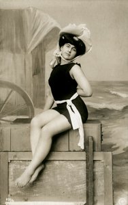 Frau im Badeanzug, ca. frühes 20. Jahrhundert