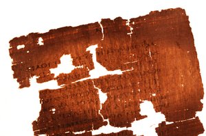 Detalje af side i Judasevangeliet med teksten "Den hemmelige beretning om åbenbaringen af..., 2006 (foto) af Kenneth Garrett