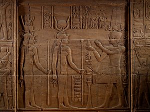 MM7836; Kleopatra; Egypten; Philae-templet; Aswan; Isis-templet; De sidste faraoer Ptolemaios I..., 2011 (foto) af Kenneth Garrett