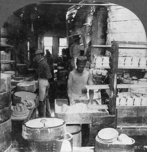 Affyring af bordservice i Noted Pottery Centre, Trenton, New Jersey, USA, begyndelsen af det 20. århundrede af Keystone View Company