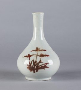 Flaske med blomsterdesign, Yi-dynastiet (keramik)