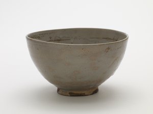 Teskål, første halvdel af 1600-tallet (stentøj med gennemsigtig, lyseblå glasur) af Korean School
