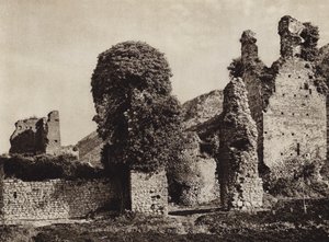Italien: Ruinerne af Ninfa (s/h foto) af Kurt Hielscher