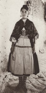 Spanien: Lagartera kostume, provinsen Toledo (s/h foto)