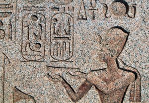 Obelisk med relieffer og inskriptioner af Ramses II, Amuns Store Tempel, Tanis, Egypten, Egyptisk civilisation, New Kingdom, Dynasti XIX af Amadeo (after) Modigliani