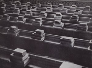 Bøger i Chapel, Eton (s/h foto) af Laszlo Moholy Nagy