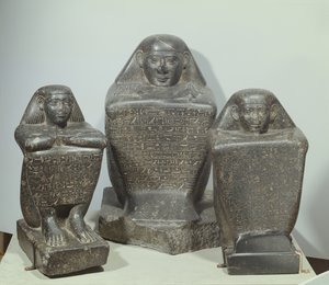 Blokstatuer af Akhamenru, Harwa og Amenemonet, 25.-26. dynasti (diorit)