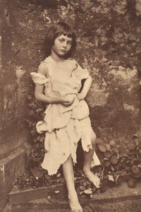 Alice Liddell som Tiggerpigen, 1858.