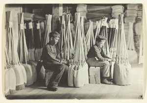 Drenge i pakkeriet, Brown Mfg. Company, Evansville, Ind. af Lewis Wickes Hine
