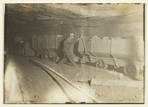 Uden titel (Kulvogne i mine) af Lewis Wickes Hine