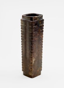 Ti-lags rør med masker, ca. 3300-2250 f.Kr