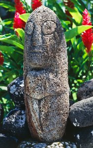 Antropomorfisk Tiki-skulptur, Papeete, Tahiti, Society Islands, Archipelago of Windward Islands, Fransk Polynesien (den franske republiks oversøiske territorium) af Unbekannt Unbekannt