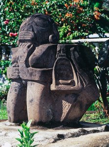 Antropomorfisk Tiki-skulptur, Papeete, Tahiti, Society Islands, Archipelago of Windward Islands, Fransk Polynesien (den franske republiks oversøiske territorium) af Unbekannt Unbekannt