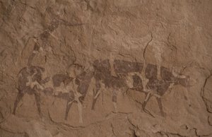Kvæg og menneskelige figurer, Hulemaleri, Oued i Djeran, Nær Djanet, Tassili n