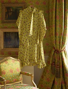Grevinde af Burlingtons kjole fra Vetements, forår/sommer 2016, Chatsworth House (foto) af Unbekannt Unbekannt