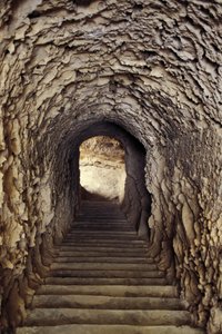Egypten, Alexandria, Katakomberne i Kom-esh-Shuqafa, det indre af hypogeum af Unbekannt Unbekannt