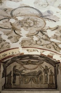 Egypten, Alexandria, Katakomberne i Kom-esh-Shuqafa, Det indre af Tardans hypogeum af Unbekannt Unbekannt