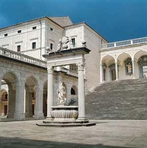 Italien, Lazio-regionen, Frosinone-provinsen, Cassino, Monte Cassino Abbey, hovedtrappe og brønd af Unbekannt Unbekannt