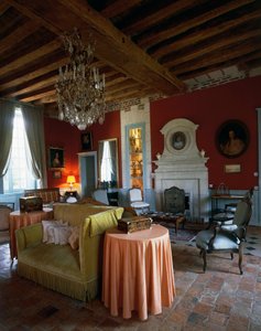 Stue med bjælkeloft og møbler i Louis XV- og Louis XVI-stil, Castle of Reaux, Chouze-sur-Loire, Indre-et-Loire, Frankrig (foto) af Unbekannt Unbekannt