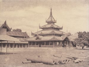 Amerapoora: Den hvide elefants palads,1. september-21. oktober