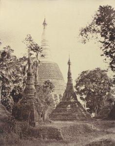 Rangoon: Nærbillede af Shwe Dagon-pagoden, november 1855 (foto)
