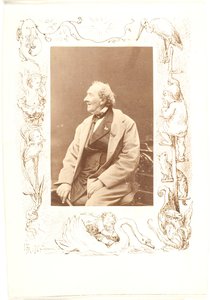 Tegning i margenen til et fotografi af H.C. Andersen af Lorenz Frølich