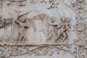 Udvist fra Eden, detaljer fra Stories of Genesis, bas-relieffer af Lorenzo Maitani (før 1275-1330), første søjle, lateral facade af Orvieto-katedralen, Umbrien, Italien
