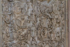 Jesse-træ og messianske profetier, Historier om Genesis, basrelieffer af Lorenzo Maitani (før 1275-1330), anden søjle, facade af Orvieto-katedralen, Umbrien, Italien