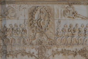 Scener af den sidste dom, Apokalypsehistorier, basrelieffer af Lorenzo Maitani (før 1275-1330) og assistenter, fjerde søjle, facade af katedralen i Orvieto, Umbrien, Italien