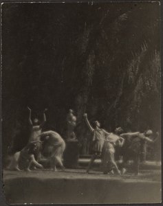 [Dansere i haven] af Louis Fleckenstein