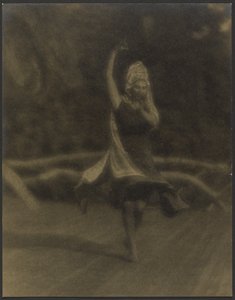 [Kvindelig danser] af Louis Fleckenstein