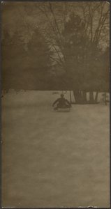 [Figur på slæde i sne]. af Louis Fleckenstein