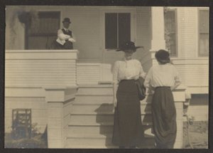 [Figurer på en veranda] af Louis Fleckenstein