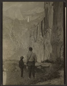 Liberty Cap og Nevada Falls, set fra Ledge Trail, Yosemite National Park af Louis Fleckenstein