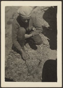 [Mand og firben] af Louis Fleckenstein