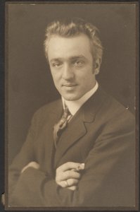 [Portræt af en mand med en cigar i hånden] af Louis Fleckenstein