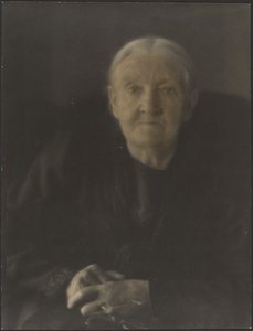 [Portræt af en kvinde med foldede hænder]. af Louis Fleckenstein