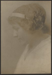 [Sara Holin] af Louis Fleckenstein
