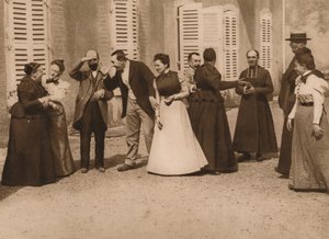 Udendørs forsamling af mennesker, der taler, 1937.