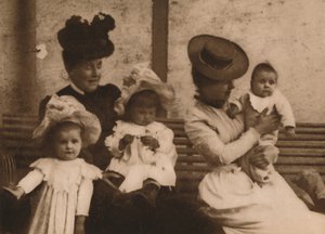 Kvinder og børn, 1937