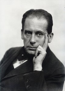 Walter Gropius, ca 1919. af Louis Held
