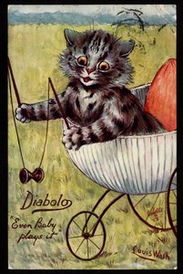 Diabolo. Selv baby spiller det. Dyr i menneskelig kropsholdning. Killing leger med en diabolo i sin barneseng. Postkort. Chromolitografi af Louis Wain (1860-1939), en engelsk kunstner, der er kendt for sine afbildninger af katte med store øjne. Tidligt 20. af Louis Wain
