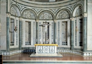 Marmor apsis og terracotta krucifiks af Luca Della Robbia