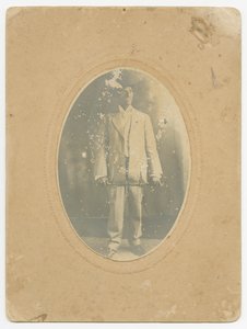 Foto af en mand, ca. 1910. af Lucius Harper